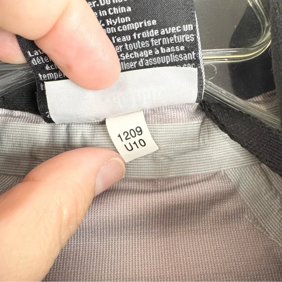 Showers Pass Men's Refuge Jacket Red Size M Outdoor Biking Mountaineering Hiking - Picture 15 of 16